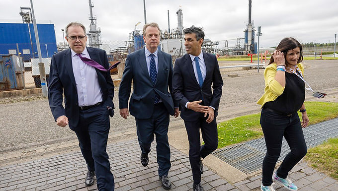 Rishi Sunak rechaza los llamados conservadores a un referéndum sobre el objetivo de 2050 para Net Zero mientras el primer ministro insiste en que hay un "acuerdo" sobre la reducción de las emisiones de carbono de Gran Bretaña.