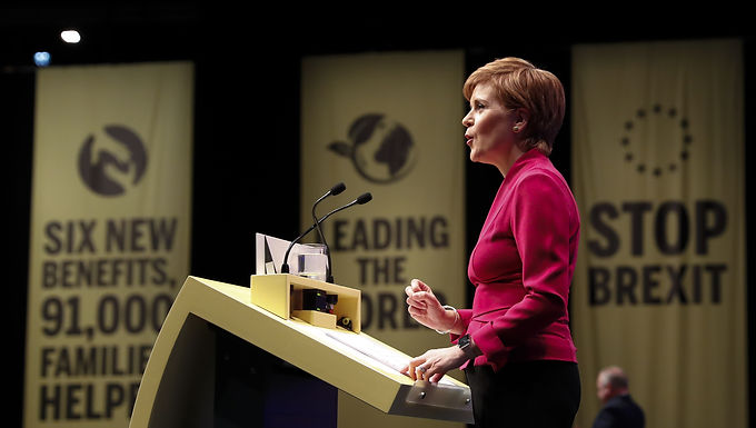 Boris Johnson rechaza el impulso de Nicola Sturgeon para un nuevo referéndum de independencia de Escocia, ya que dice que el cambio constitucional "no es una prioridad en mi agenda"
