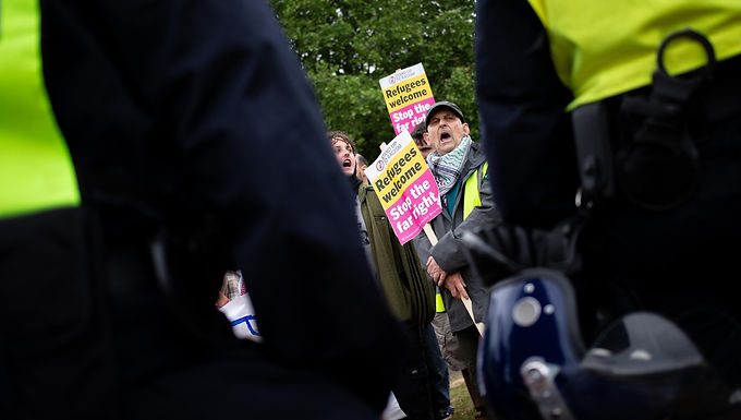 Quienes aviven la violencia en línea podrían enfrentarse a la cárcel, dice Keir Starmer