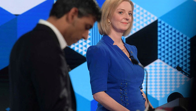 Liz Truss y Rishi Sunak cortejan los votos de los miembros conservadores en el corazón del partido