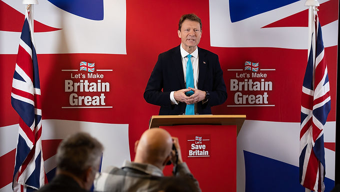 “Reform UK” el partido que podría aguarle la fiesta a los laboristas 
