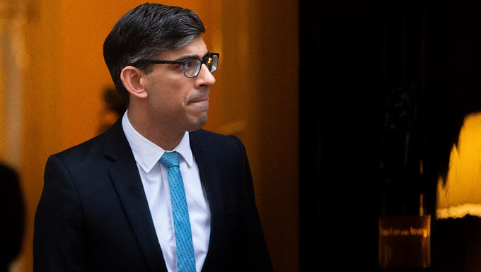 El asediado Rishi Sunak sugiere que la recesión ya ha terminado mientras intenta reunir a los conservadores y superar los desafíos de liderazgo en el interrogatorio de los parlamentarios antes de las vacaciones de Pascua.