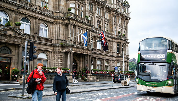 La UE hará que Escocia construya una 'gran muralla de Gretna' en la frontera con Inglaterra si Nicola Sturgeon logra su sueño de dividir el Reino Unido, advierte la ministra
