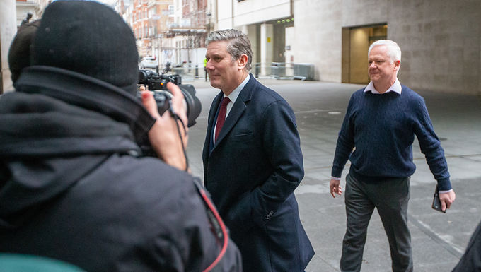 La policía investiga las amenazas de muerte en línea contra Sir Keir Starmer después de la burla de Jimmy Savile de Boris Johnson