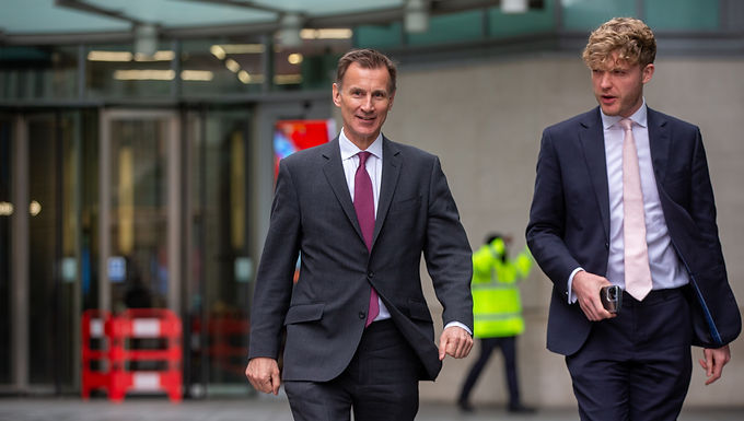 Jeremy Hunt dice que el gobierno debería tener una 'mente abierta' sobre la teoría de la fuga del laboratorio Covid-19 Wuhan