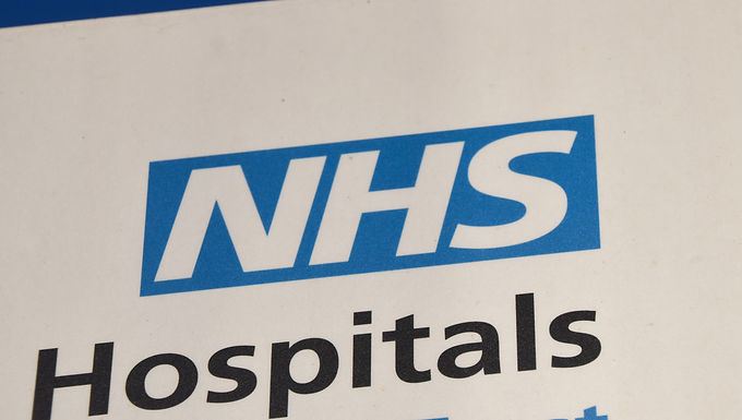La ventaja en las encuestas laborales sube a 25 puntos cuando se advierte a Rishi Sunak que el caos hipotecario "eclipsará" la crisis de las facturas de energía, pero intenta cambiar el enfoque hacia el plan de reactivación del NHS