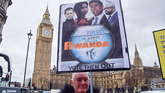 Un tercio del gabinete de Rishi Sunak y una gran cantidad de parlamentarios conservadores quieren que el partido haga campaña para abandonar el Convenio Europeo de Derechos Humanos en las próximas elecciones si se bloquea el plan de Ruanda.