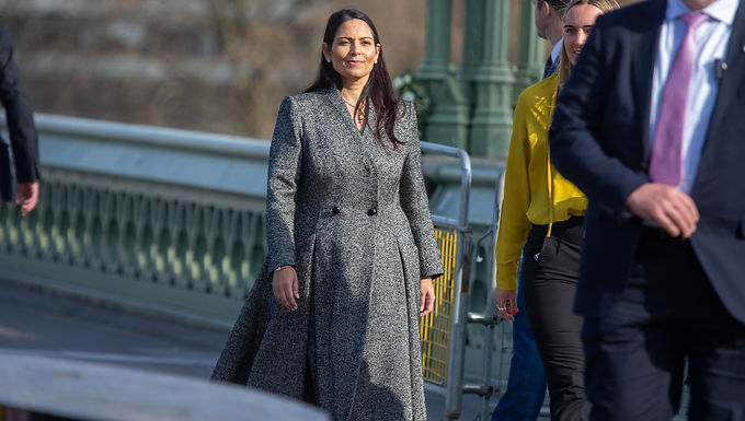 Priti Patel dice que Boris Johnson debe ser el próximo primer ministro, ya que los ex colegas del gabinete Matt Hancock y Dominic Raab dicen que debería ser Rishi Sunak