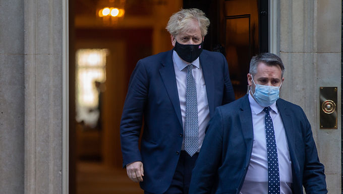 Boris Johnson se somete al voto de confianza en su partido