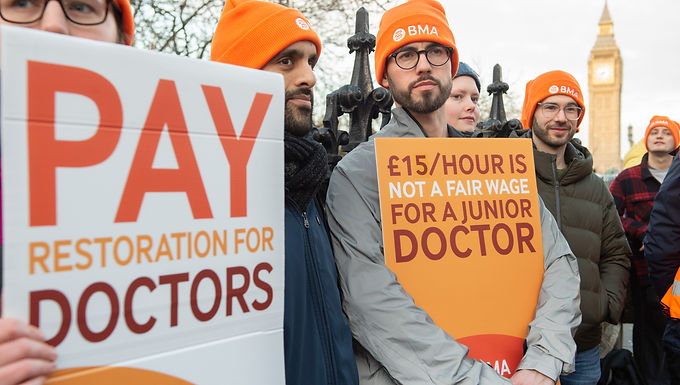 Verificación de hechos: listas de espera, huelgas del NHS y retornos de inmigración