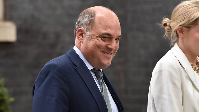 Rishi Sunak elogia el valiente esfuerzo de rescate para evacuar a los diplomáticos británicos de Sudán