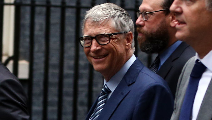 Boris Johnson enfrenta una reacción violenta por el recorte de la ayuda exterior cuando Bill Gates "se une a organizaciones benéficas que avergüenzan al Reino Unido al donar £ 100 millones para apuntalar proyectos"