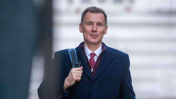 El canciller Jeremy Hunt anuncia que presentará su último presupuesto preelectoral el 6 de marzo en medio de informes de que está preparando una serie de recortes de impuestos.