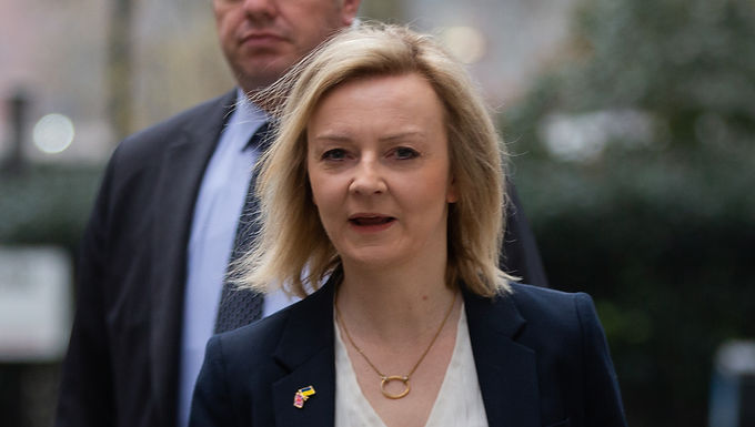Truss acusa a las fuerzas de Putin de 'táctica abominable' de secuestro de civiles