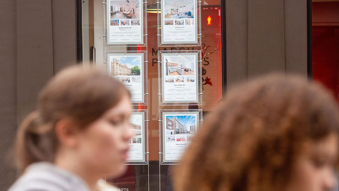Los precios de la vivienda en Londres caen y el resto del Reino Unido está "condenado a seguir lo mismo" a medida que se enfría la inflación