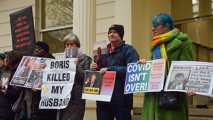Boris Johnson se reúne por primera vez con miembros del grupo Covid-19 Bereaved Families... 18 meses después de que se registrara la primera muerte por el virus en el Reino Unido