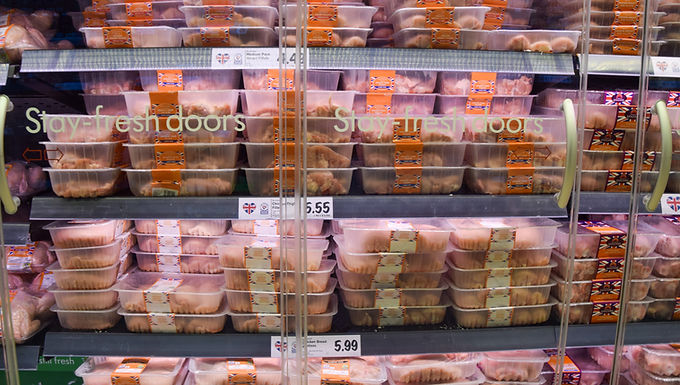El número 10 insta a los supermercados a trasladar la caída de los costos a los clientes mientras Jeremy Hunt se prepara para instar a los reguladores de energía, agua y telecomunicaciones a frenar los precios en la cumbre de esta semana.