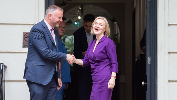 Liz Truss todavía está planeando un "presupuesto de emergencia" para revelar recortes de impuestos la próxima semana después del funeral de estado de la Reina