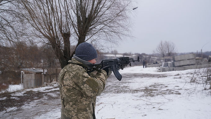 El Reino Unido se une a Biden y la UE para ordenar sanciones contra Rusia después de una "violación del derecho internacional": Liz Truss dice que Gran Bretaña anunciará medidas para atacar a Putin después de que reconoció la independencia de dos territorios controlados por rebeldes en Ucrania