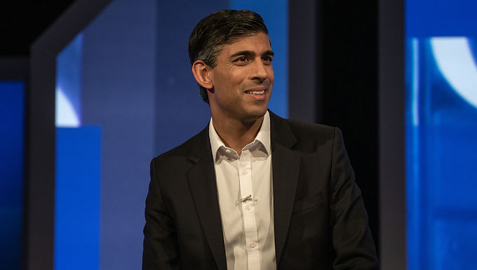 Rishi Sunak en un giro de 4000 millones de libras esterlinas en las facturas de energía: el aspirante al liderazgo se alinea con una llamativa promesa política.