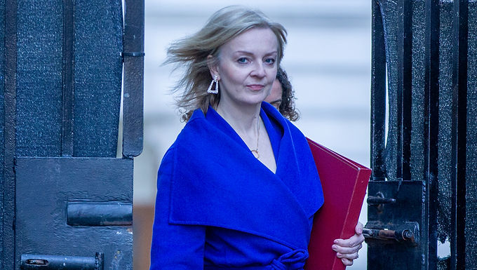 Liz Truss insta a Rusia a entrar en conversaciones sobre tropas en la frontera con Ucrania