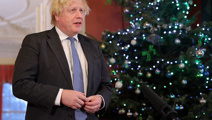 Doble golpe en las encuestas para Boris Johnson, ya que dos tercios de los votantes cuestionan su integridad en la fiesta de Navidad, mientras que los laboristas aumentan a una ventaja de cuatro puntos sobre los conservadores.