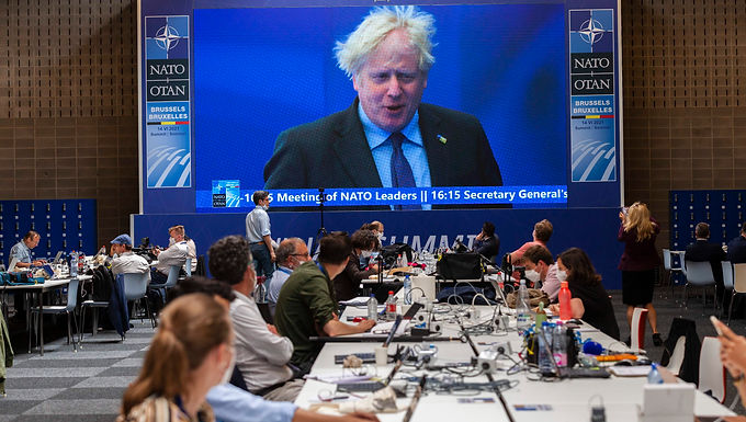 Francia continúa enfurecida porque Boris Johnson publicó  su carta a Macron en Twitter,.