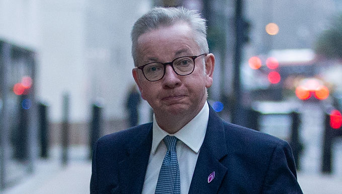 Los conservadores están en guerra por la crisis energética mientras el ministro Michael Gove 'se une a los rebeldes que quieren más parques eólicos'