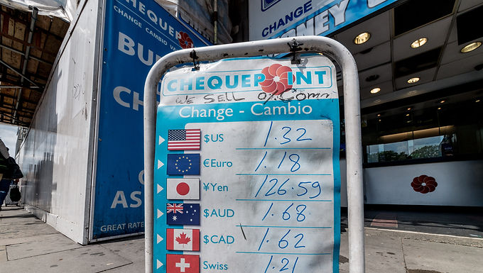 La libra cae mientras Jeremy Hunt aumenta los impuestos en otoño Declaración: la libra cae medio centavo a menos de $ 1,18 frente al dólar