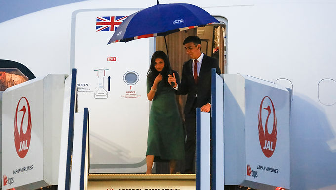 Rishi Sunak elogia el pacto de defensa con Japón que podría hacer que las tropas británicas se envíen al este en 'inclinación' hacia el Pacífico antes de reunirse con su homólogo Fumio Kishida en Londres hoy, pero el acuerdo podría hacer que los escuadrones se enfrenten a la pena de muerte por delitos fuera de servicio.