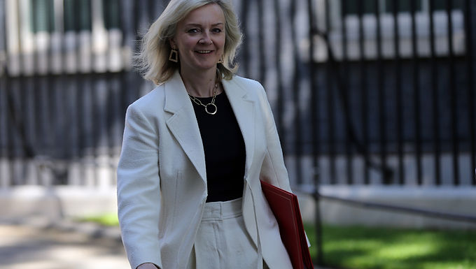 La nueva ministra de Relaciones Exteriores, Liz Truss, presiona por "progresos en la impartición de justicia" para la familia de Harry Dunn mientras se reúne con su homólogo estadounidense, Antony Blinken, en Nueva York.