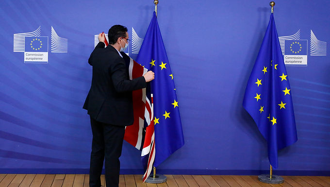 Boris Johnson promete que romperá el protocolo de Irlanda del Norte si la UE no actúa, y lo culpa por restringir la capacidad de No 10 para abordar la crisis del costo de vida.