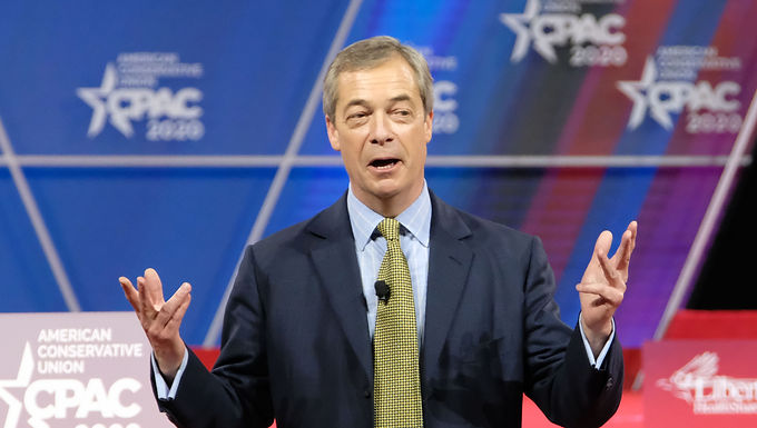La única manera es Essex… ¿para Trump? El aliado de Nigel Farage dice que Donald ha "prometido" visitar Clacton ahora que el líder reformista se ha convertido en su diputado.