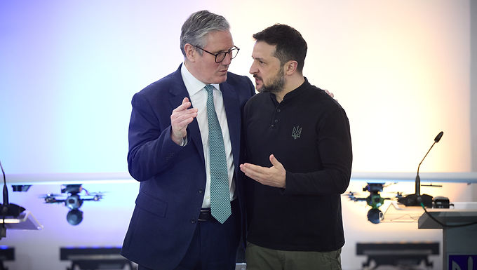 Keir Starmer dice que Kyiv está en camino de 'irreversible' para unirse a la OTAN mientras se pone en el curso de colisión con Trump en llamada con Zelensky