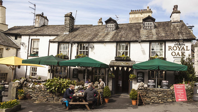 Los pubs y restaurantes podrían cerrar bajo las duras restricciones de Año Nuevo, lo que provocaría aún más indignación por parte de los conservadores, ya que 79 diputados prometen votar en contra del Plan B de Boris HOY