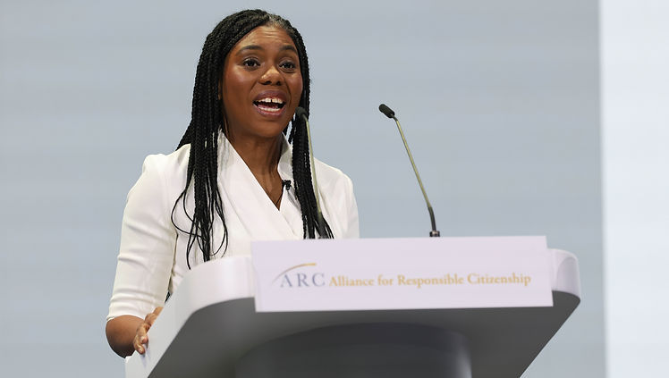 Kemi Badenoch golpea la broma de McDonald's de Starmer, y dice que sería calificado racista si fuera hecho por un conservador
