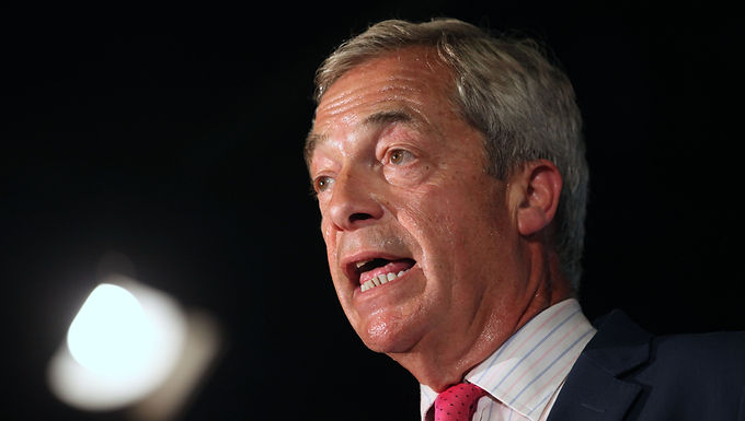 Nigel Farage acusado de acercarse al Kremlin por el exjefe de la OTAN, George Robertson, después de que el líder reformista sugiriera que Occidente provocó la invasión de Rusia a Ucrania.