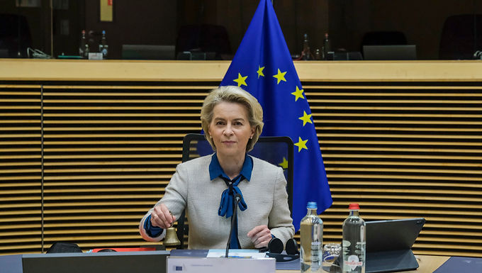 La UE acusa a Liz Truss de "agitación" después de que advierte que activará el artículo 16 del protocolo de Irlanda del Norte para anular partes del acuerdo posterior al Brexit si las conversaciones con Bruselas fracasan esta semana