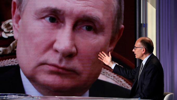 El títere televisivo de Putin dice que "el lugar para Liz Truss es el infierno" y la acusa de "declarar una guerra religiosa contra Rusia" después de que Gran Bretaña anunciara sanciones contra el patriarca de Rusia, Kirill.