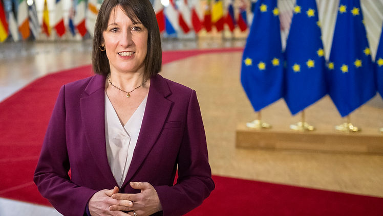 Reino Unido 'On Recession Watch' Under Labor: PIB cae por segundo mes consecutivo con Rachel Reeves 'decepcionada' con una caída del 0.1% en octubre ... mientras que las empresas advierten sobre el golpe del presupuesto de Hammer del presupuesto