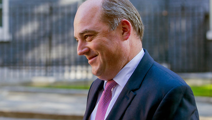 Truss apuesta por salvar el cargo de primer ministro en medio de crecientes disturbios en el partido tory