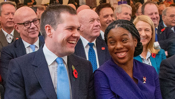 Kemi Badenoch descarta sugerencias de que Robert Jenrick amenaza su liderazgo conservador