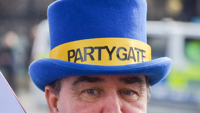 No 10 teme que Boris Johnson haya sido fotografiado bebiendo en los eventos de Partygate y podría enfrentar más multas