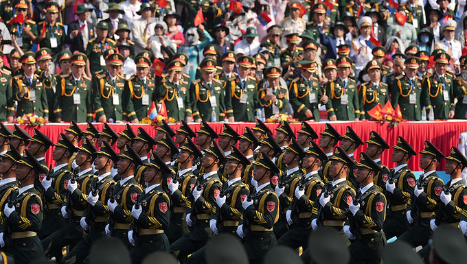 Liz Truss acusa a China de "coerción económica" y dice que las tácticas de intimidación de Beijing hacia Australia deberían ser una llamada de atención para otros países.