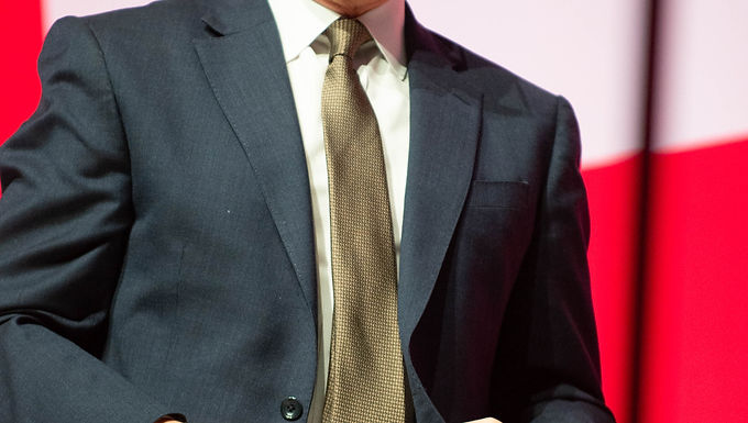 ¿La peor metedura de pata de Sir Keir hasta ahora? Las redes sociales están inundadas de memes después de que Starmer pidiera la "devolución de las salchichas" en el discurso de la conferencia laborista.