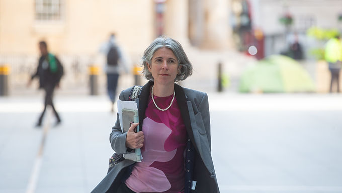 Se advierte a Rachel Reeves que las empresas del Reino Unido no pueden tomar más aumentos fiscales, a medida que crecía los temores de que la economía está a punto de una recesión