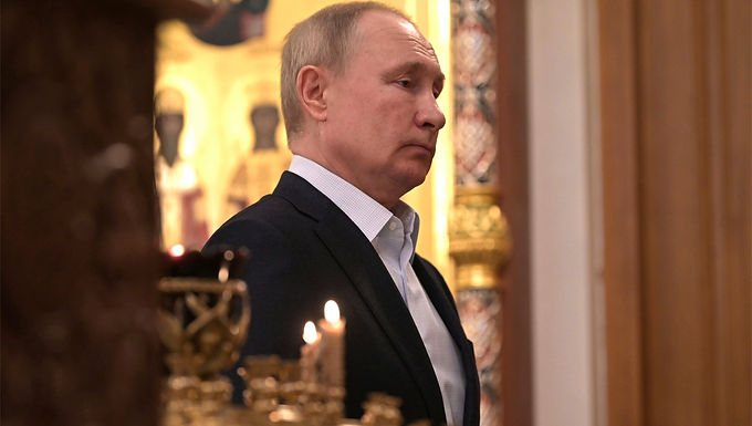 Estrangular a Rusia con sanciones hasta que Putin devuelva Crimea, sugiere Boris Johnson mientras golpea a Macron por cortejar a Putin, y el Reino Unido considera suministrar artillería pesada a Ucrania