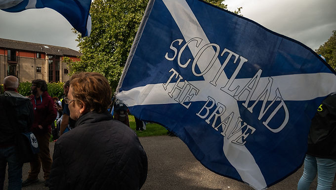 Keir Starmer descarta que Gran Bretaña tenga una relación Brexit más cercana al estilo suizo con la UE si los laboristas toman el poder, y critica el enfoque de Nicola Sturgeon en el referéndum de independencia de Escocia.