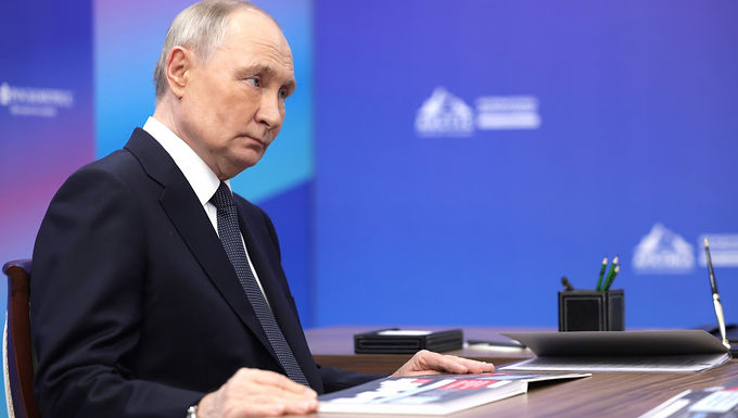 Putin enfrentará "consecuencias graves" para violar cualquier acuerdo de paz, dice Starmer