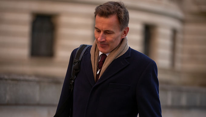 El gobierno debe "volver a ser verdaderos conservadores" al introducir recortes de impuestos "significativos" en el presupuesto de Jeremy Hunt la próxima semana, advierten los parlamentarios
